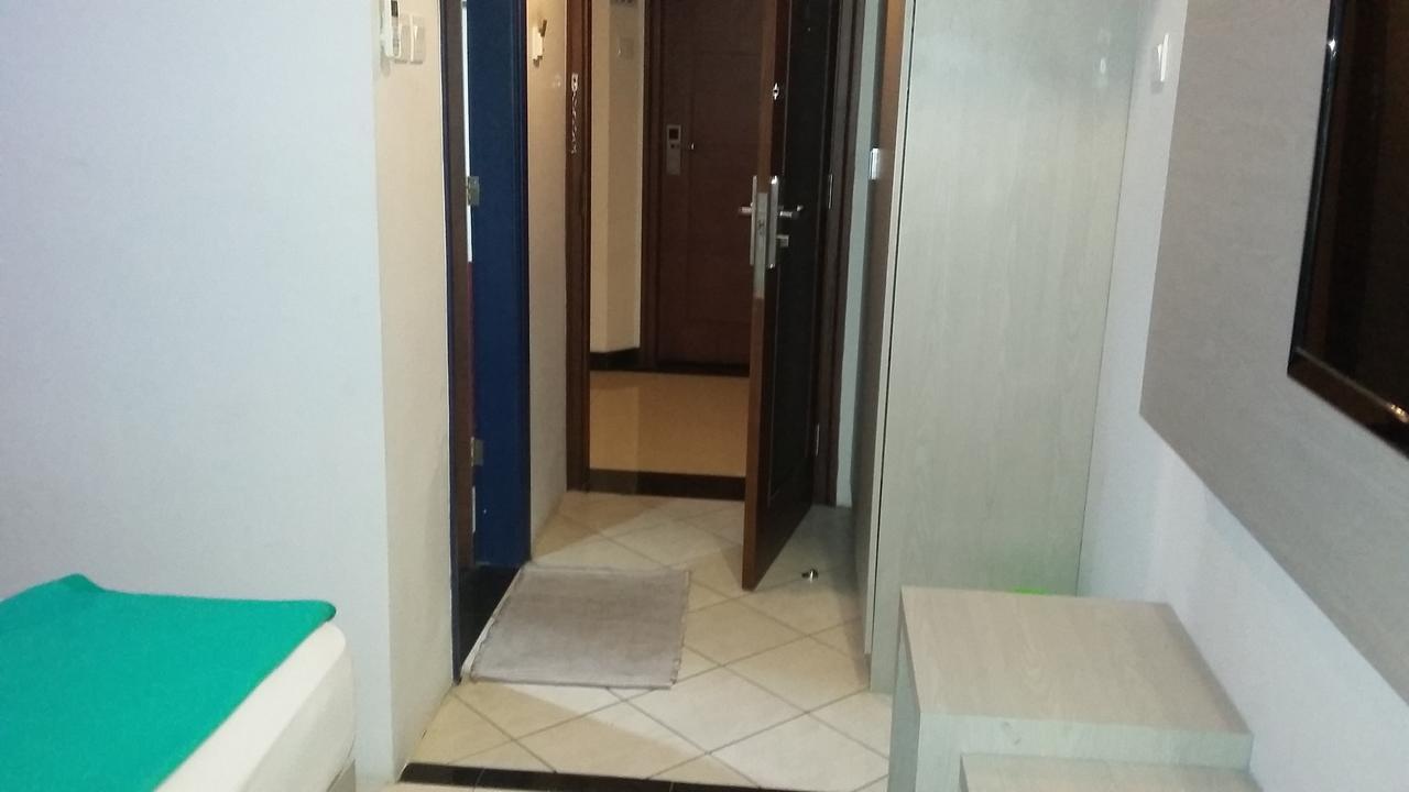 Hotel Kharisma Madiun Extérieur photo