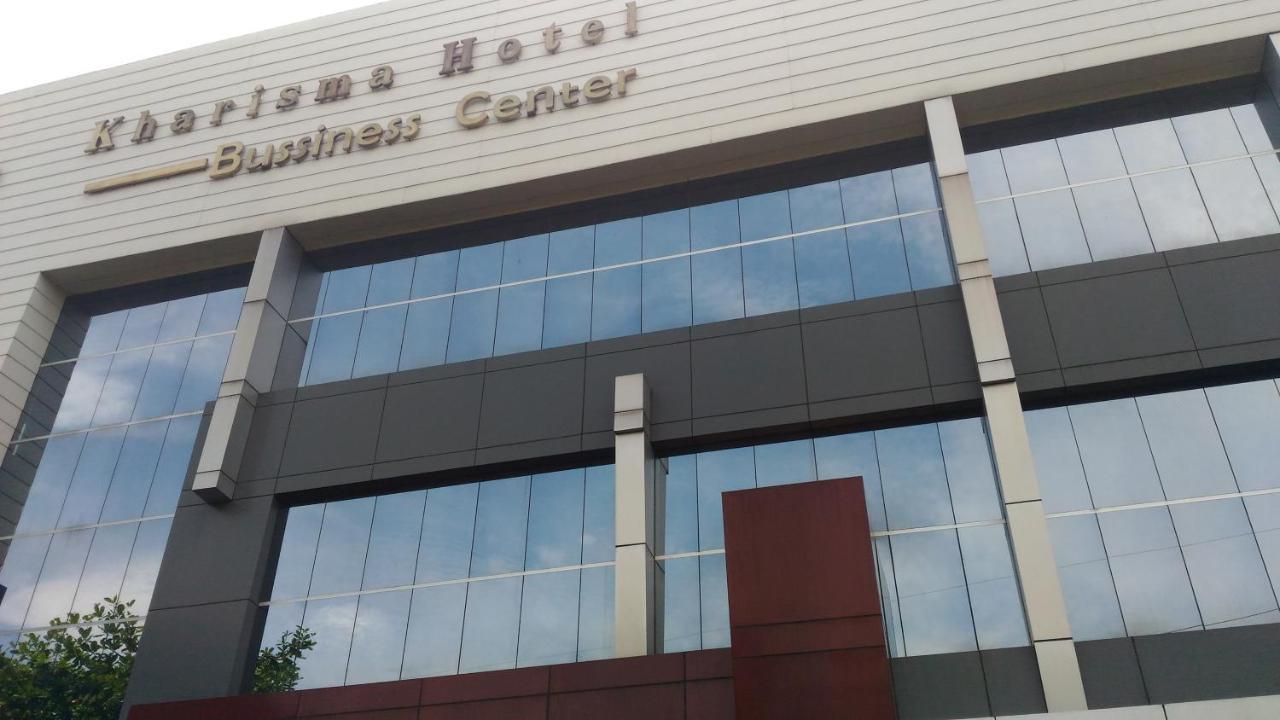Hotel Kharisma Madiun Extérieur photo